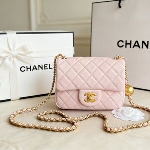 <AUTHENTIC>Chanel Mini Classic Flap Bagwith Pearl in Pink
